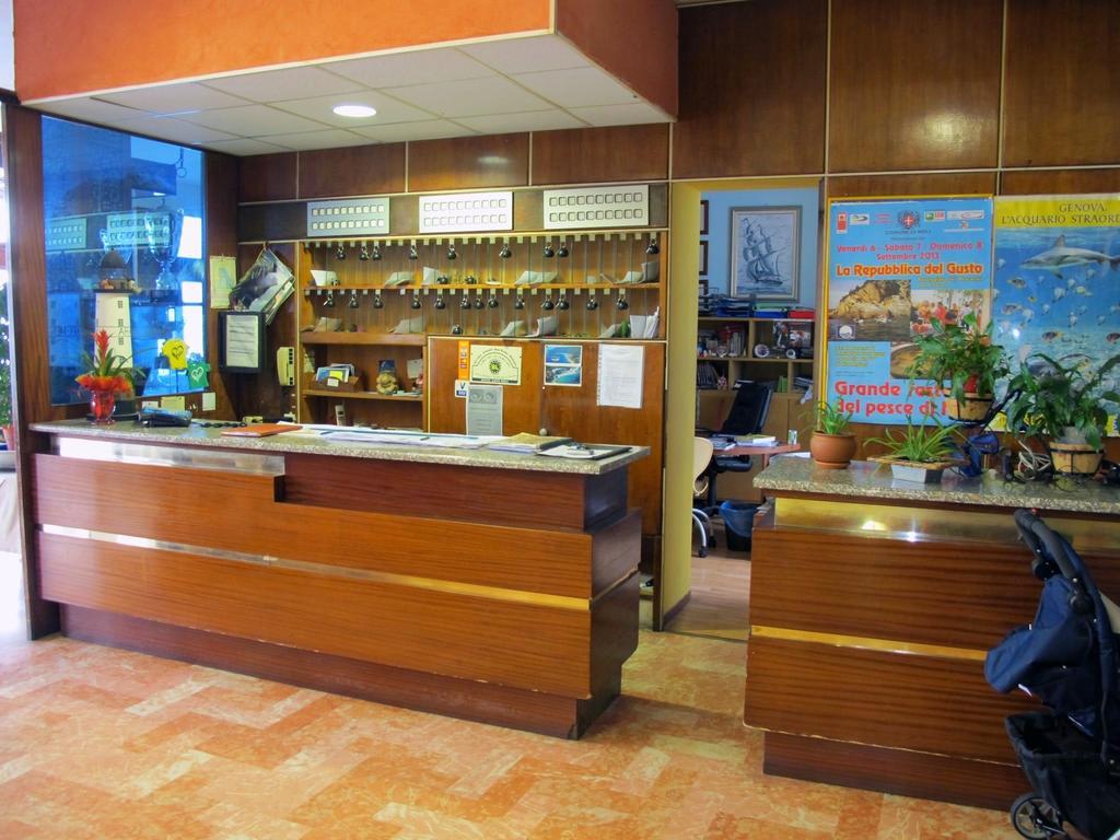 Hotel Capo Noli Exterior foto
